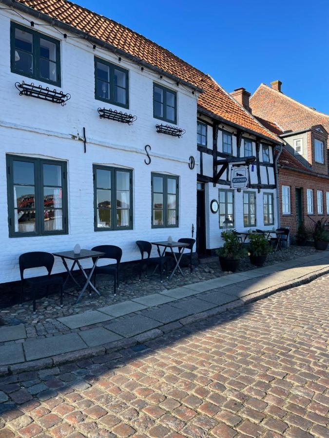 Restaurant Saelhunden Bed & Breakfast Ribe Exterior photo