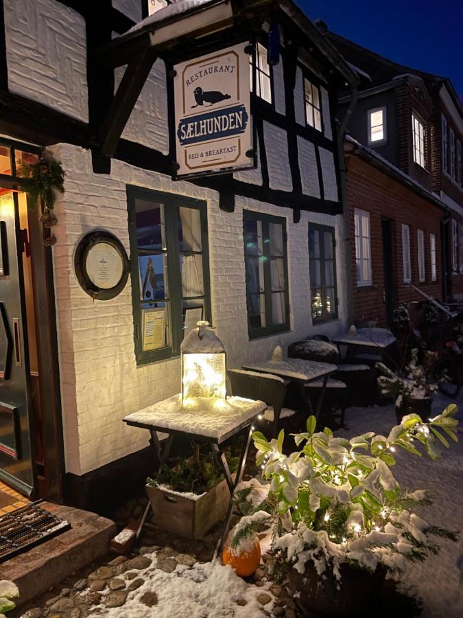 Restaurant Saelhunden Bed & Breakfast Ribe Exterior photo