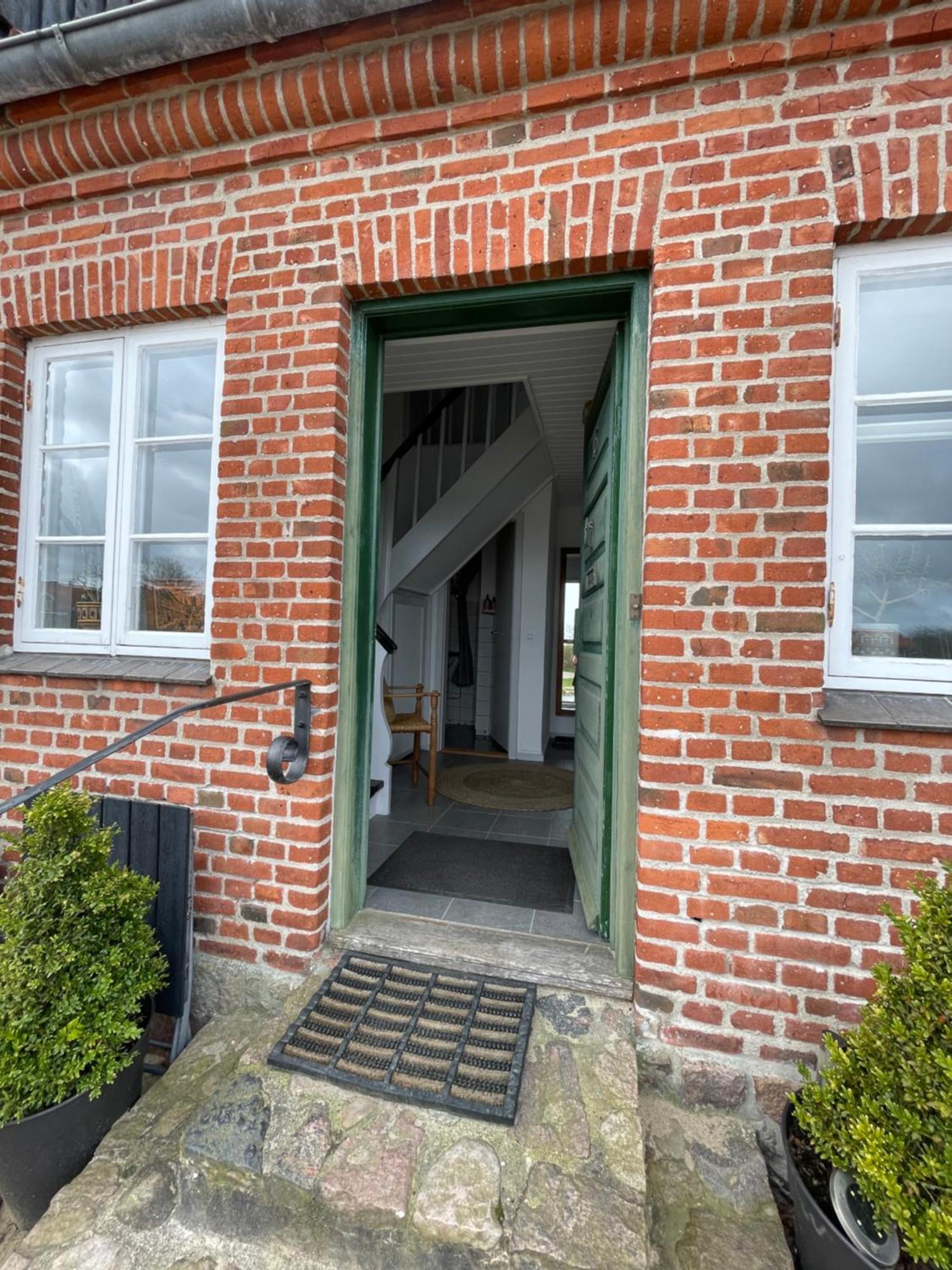 Restaurant Saelhunden Bed & Breakfast Ribe Exterior photo